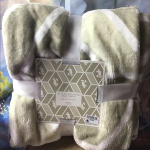 Disney Geometric Print Throw 40 x 60